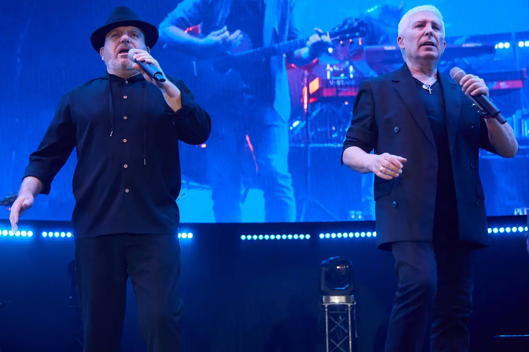 Concierto de los Pecos en el pabellón Navarra Arena dentro de su gira ' Dos Voces y Una Historia'. IÑIGO ALZUGARAY