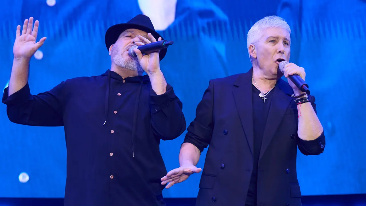 Concierto de los Pecos en el pabellón Navarra Arena dentro de su gira ' Dos Voces y Una Historia'. IÑIGO ALZUGARAY