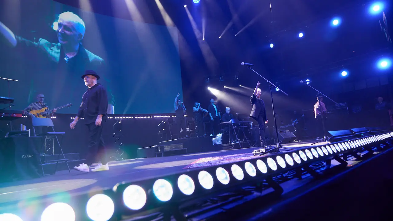 Concierto de los Pecos en el pabellón Navarra Arena dentro de su gira ' Dos Voces y Una Historia'. IÑIGO ALZUGARAY