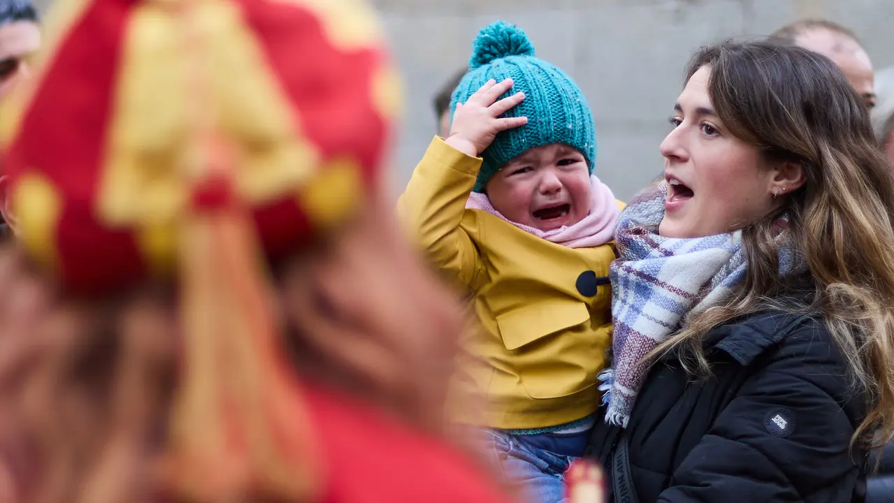 Salida de la Comparsa de Gigantes y Cabezudos por la calles de Pamplona en el día de San Saturnino 2025. IÑIGO ALZUGARAY