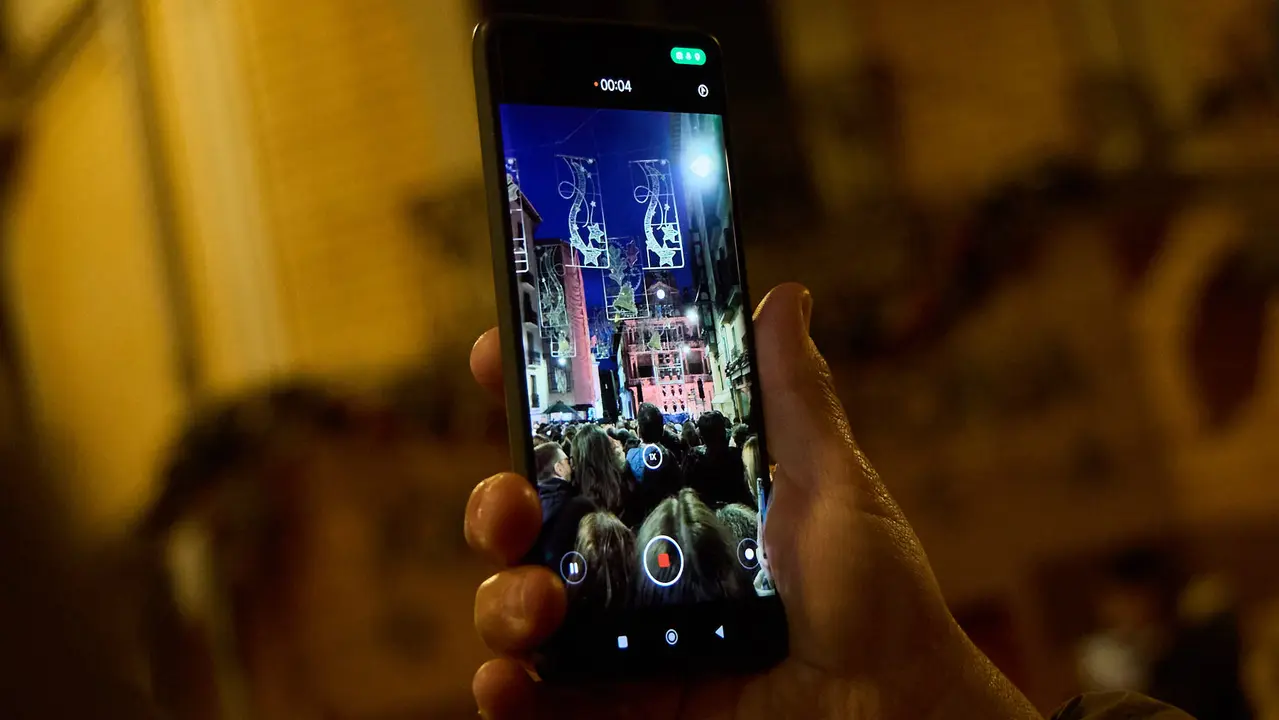 Encendido de las luces navideñas en Pamplona. IÑIGO ALZUGARAY