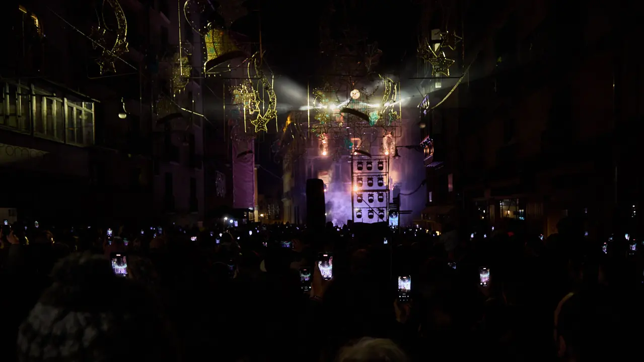 Encendido de las luces navideñas en Pamplona. IÑIGO ALZUGARAY