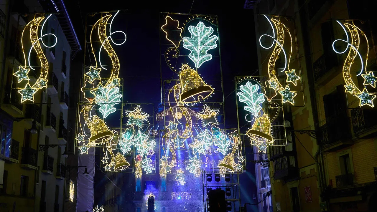 Encendido de las luces navideñas en Pamplona. IÑIGO ALZUGARAY