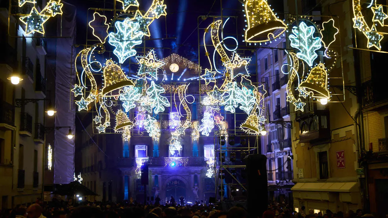 Encendido de las luces navideñas en Pamplona. IÑIGO ALZUGARAY