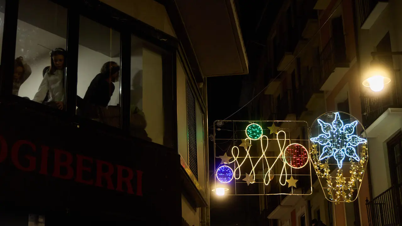 Encendido de las luces navideñas en Pamplona. IÑIGO ALZUGARAY