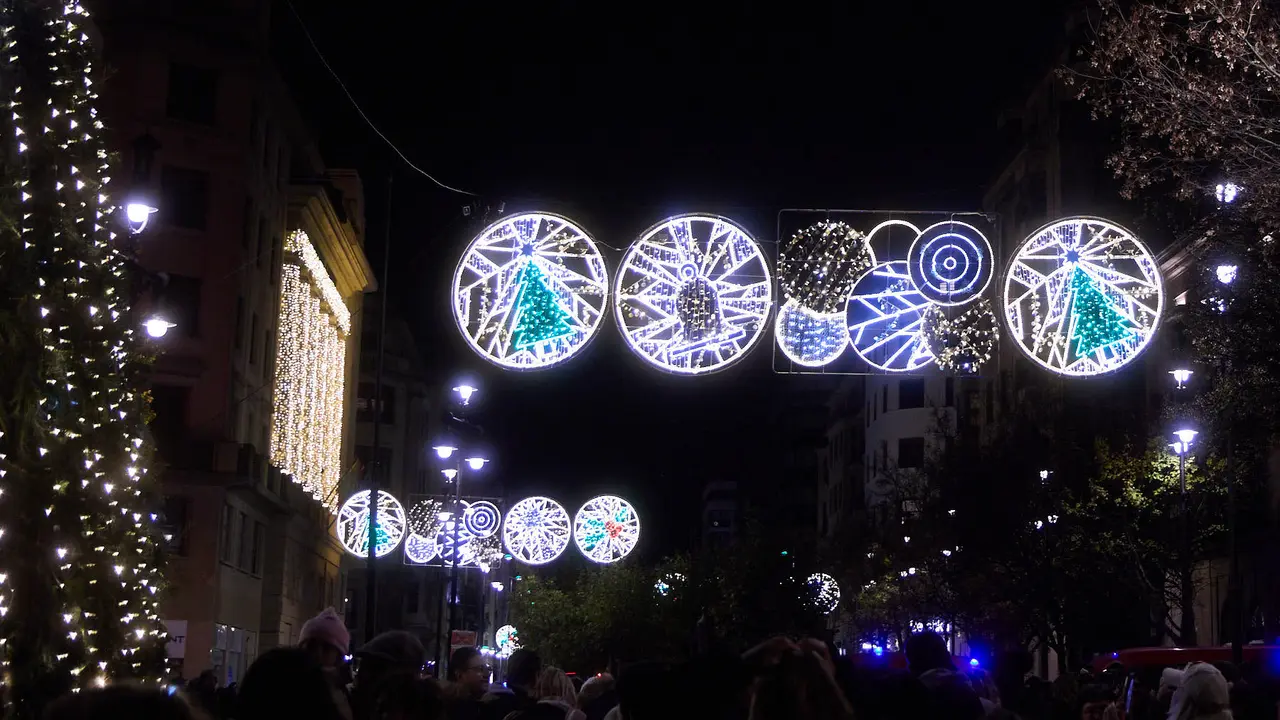Encendido de las luces navideñas en Pamplona. IÑIGO ALZUGARAY