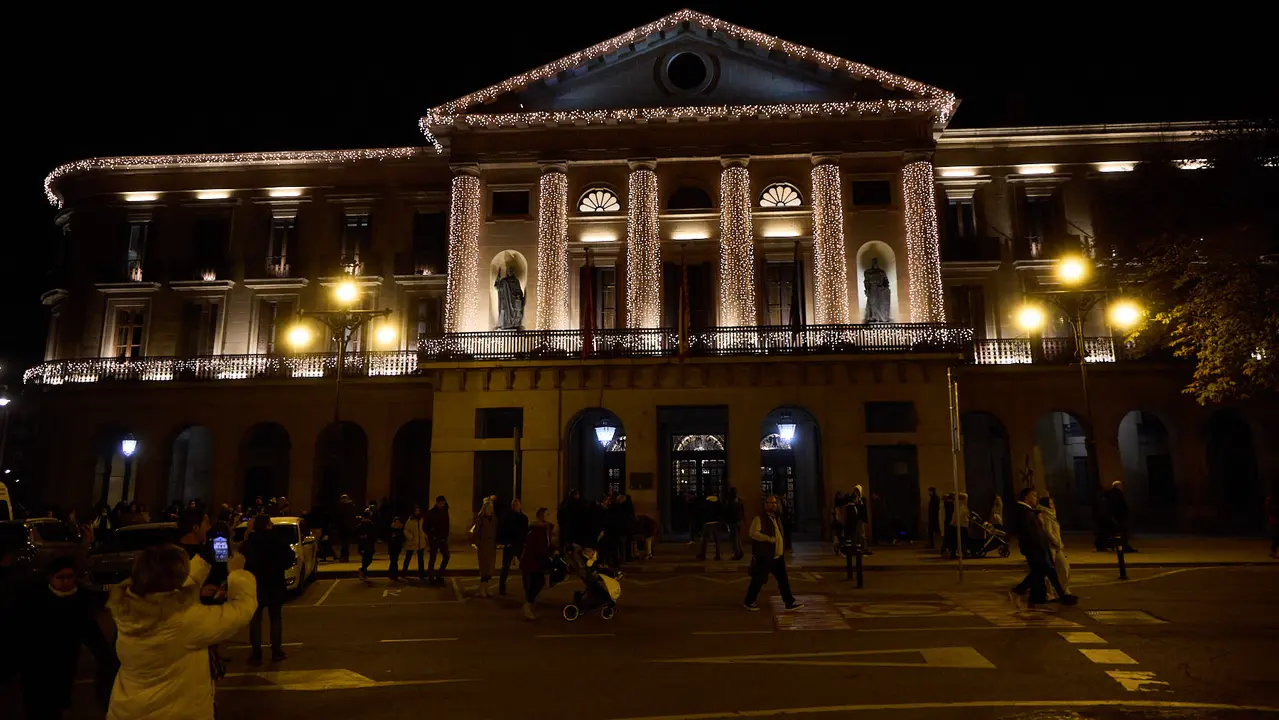 Encendido de las luces navideñas en Pamplona. IÑIGO ALZUGARAY