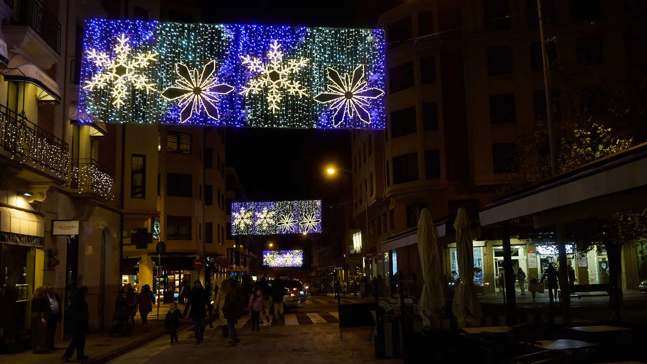 Encendido de las luces navideñas en Pamplona. IÑIGO ALZUGARAY