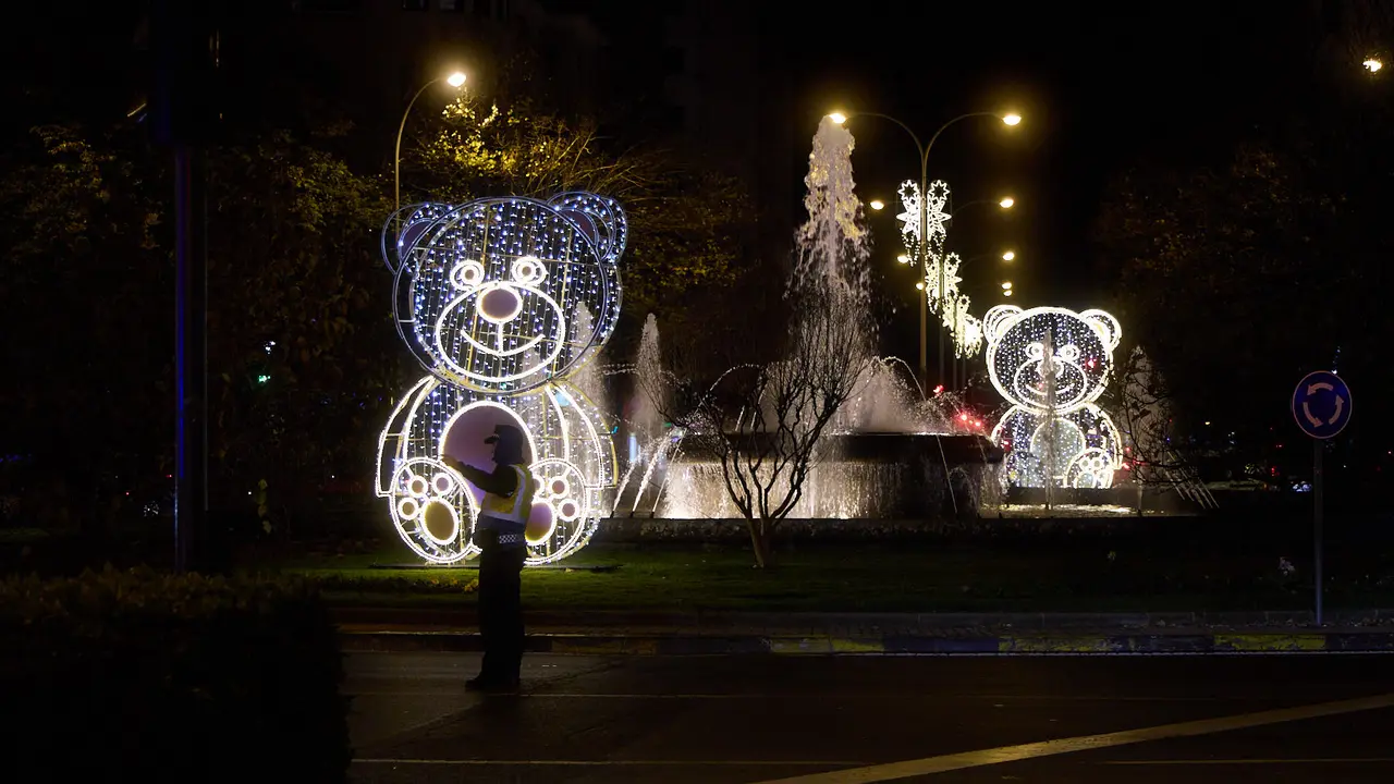 Encendido de las luces navideñas en Pamplona. IÑIGO ALZUGARAY