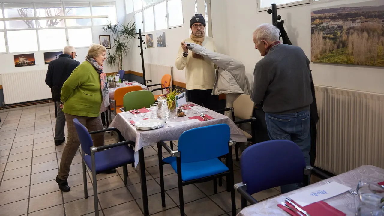 Inauguración del Comedor Comunitario en el Club de Personas Jubiladas San Esteban de Berriozar. IÑIGO ALZUGARAY