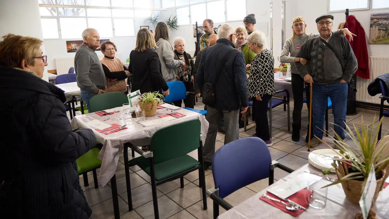 Inauguración del Comedor Comunitario en el Club de Personas Jubiladas San Esteban de Berriozar. IÑIGO ALZUGARAY