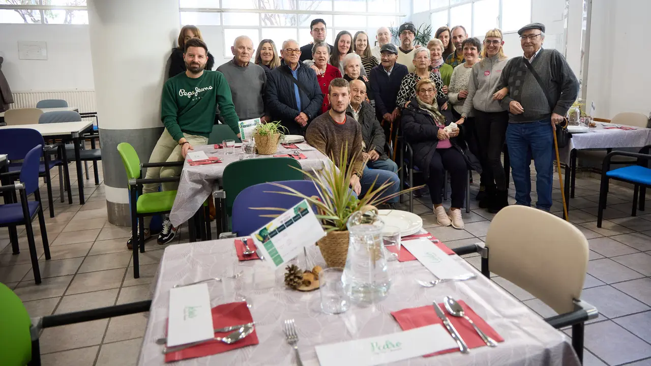 Inauguración del Comedor Comunitario en el Club de Personas Jubiladas San Esteban de Berriozar. IÑIGO ALZUGARAY