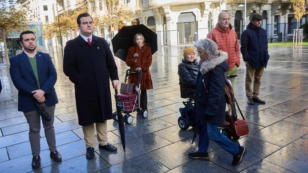 Sociedad Civil Navarra celebra el Día de Navarra con una carpa informativa. IÑIGO ALZUGARAY