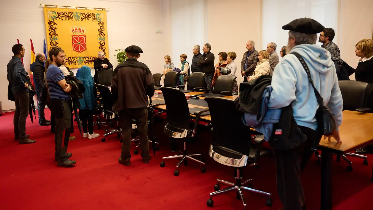 Jornada de puertas abiertas del Parlamento foral con motivo del Día de Navarra. IÑIGO ALZUGARAY