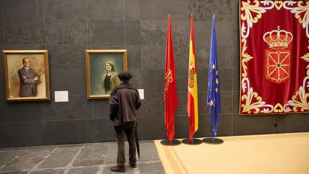 Jornada de puertas abiertas del Parlamento foral con motivo del Día de Navarra. IÑIGO ALZUGARAY