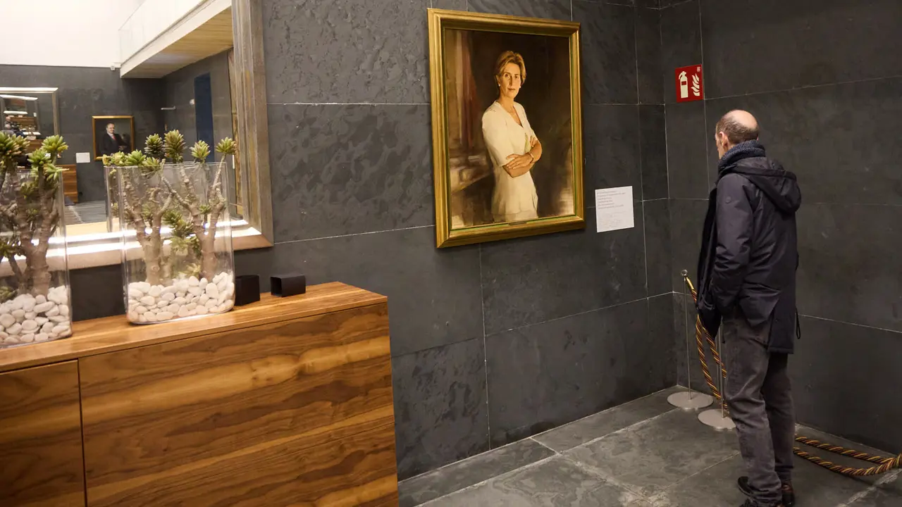 Jornada de puertas abiertas del Parlamento foral con motivo del Día de Navarra. IÑIGO ALZUGARAY