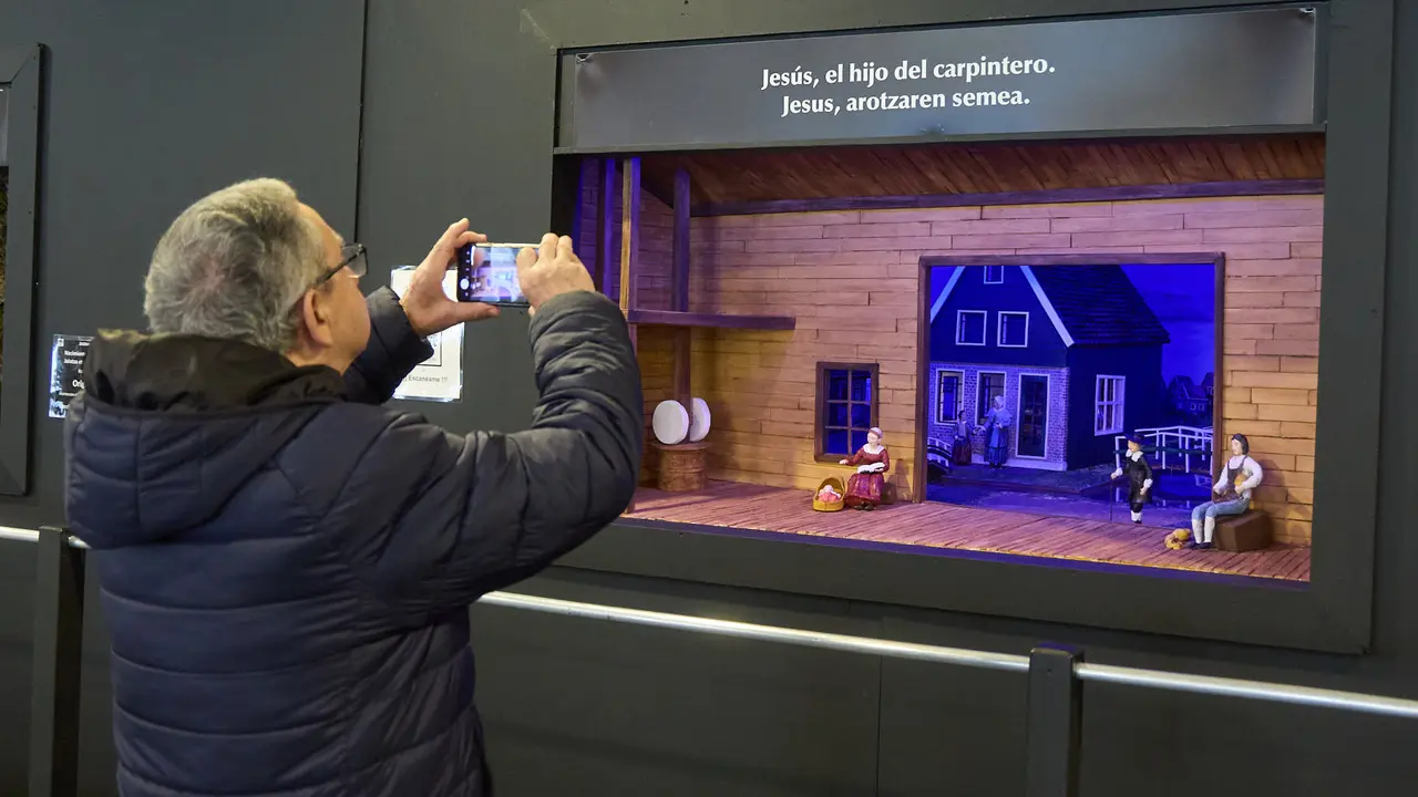 Tradicional exposición de Belenes en Baluarte organizada por la Asociación de Belenistas de Pamplona. IÑIGO ALZUGARAY