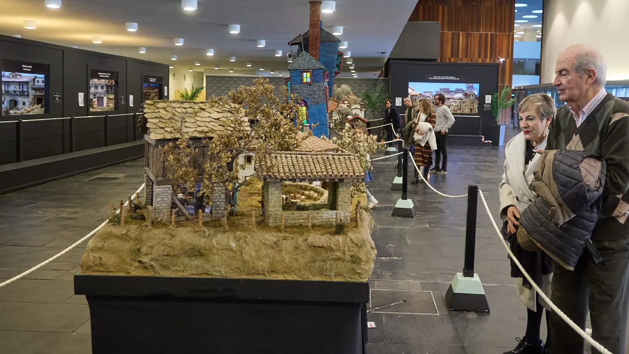 Tradicional exposición de Belenes en Baluarte organizada por la Asociación de Belenistas de Pamplona. IÑIGO ALZUGARAY