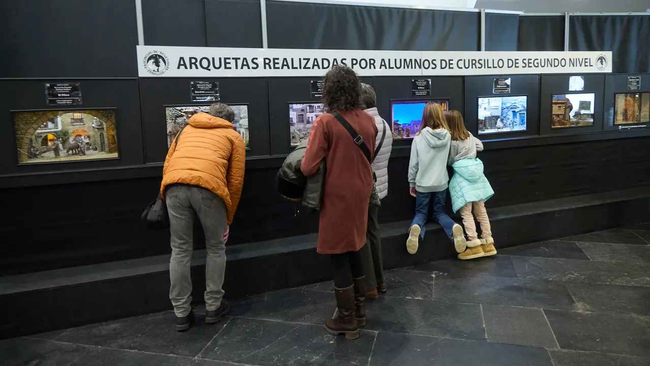 Tradicional exposición de Belenes en Baluarte organizada por la Asociación de Belenistas de Pamplona. IÑIGO ALZUGARAY
