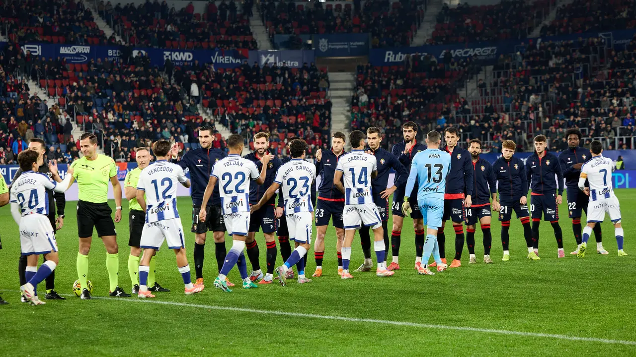 Partido de La Liga EA Sports entre CA Osasuna y Levante UD disputado en el estadio de El Sadar en Pamplona. IÑIGO ALZUGARAY