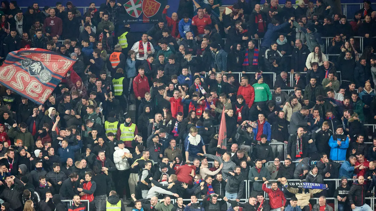 La grada del estadio de El Sadar durante el partido de La Liga EA Sports entre CA Osasuna y Levante UD disputado en Pamplona. IÑIGO ALZUGARAY