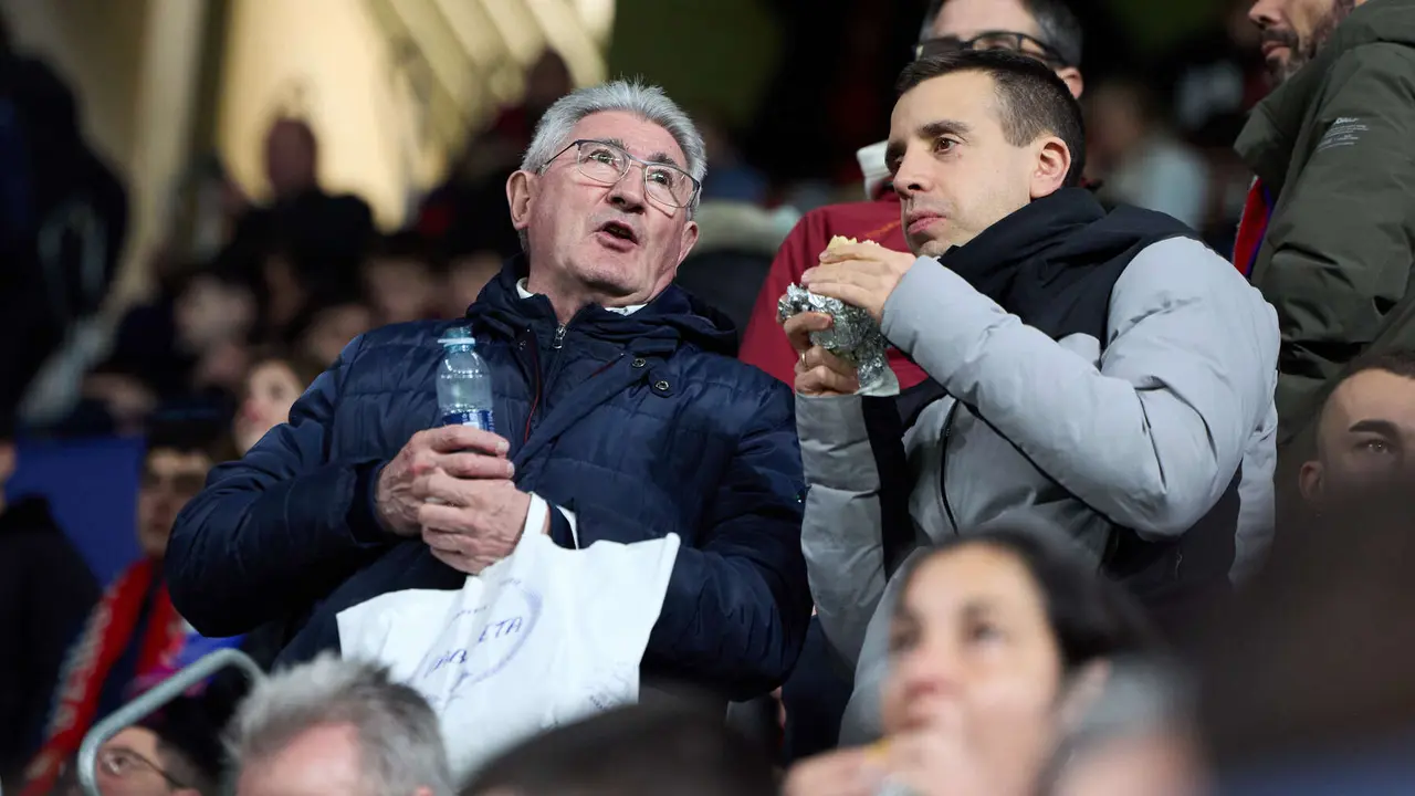 La grada del estadio de El Sadar durante el partido de La Liga EA Sports entre CA Osasuna y Levante UD disputado en Pamplona. IÑIGO ALZUGARAY