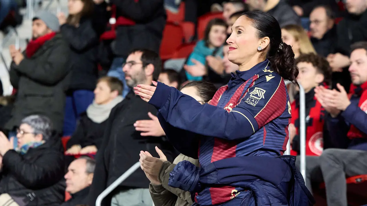 La grada del estadio de El Sadar durante el partido de La Liga EA Sports entre CA Osasuna y Levante UD disputado en Pamplona. IÑIGO ALZUGARAY