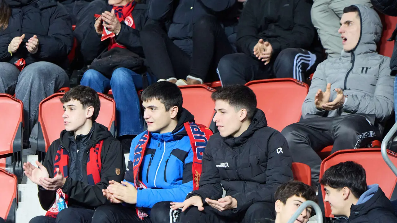 La grada del estadio de El Sadar durante el partido de La Liga EA Sports entre CA Osasuna y Levante UD disputado en Pamplona. IÑIGO ALZUGARAY