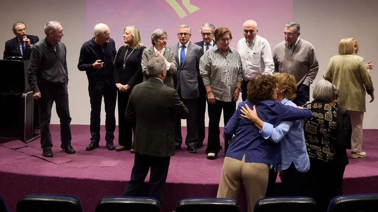 El Colegio de Médicos de Navarra homenajea a sus profesionales jubilados y honoríficos. IÑIGO ALZUGARAY
