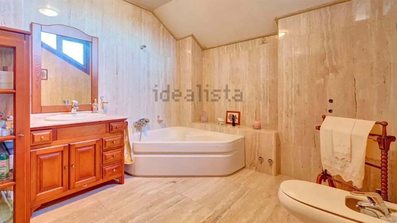Casa en venta en San Adrián. IDEALISTA