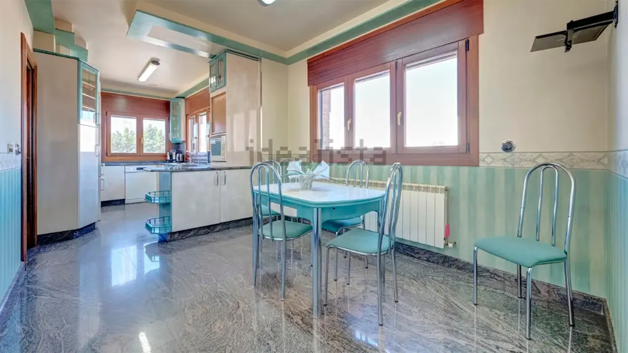 Casa en venta en San Adrián. IDEALISTA