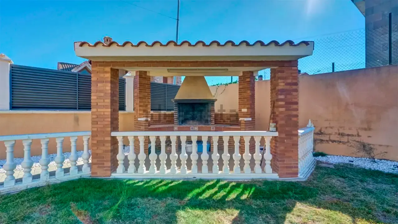 Casa en venta en San Adrián. IDEALISTA