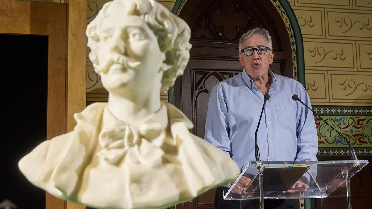 El Ayuntamiento de Pamplona recupera 55 piezas del legado del músico y compositor pamplonés Pablo Sarasate que permanecían desaparecidas desde 1991 en la sede del Archivo Municipal de la ciudad. IÑIGO ALZUGARAY