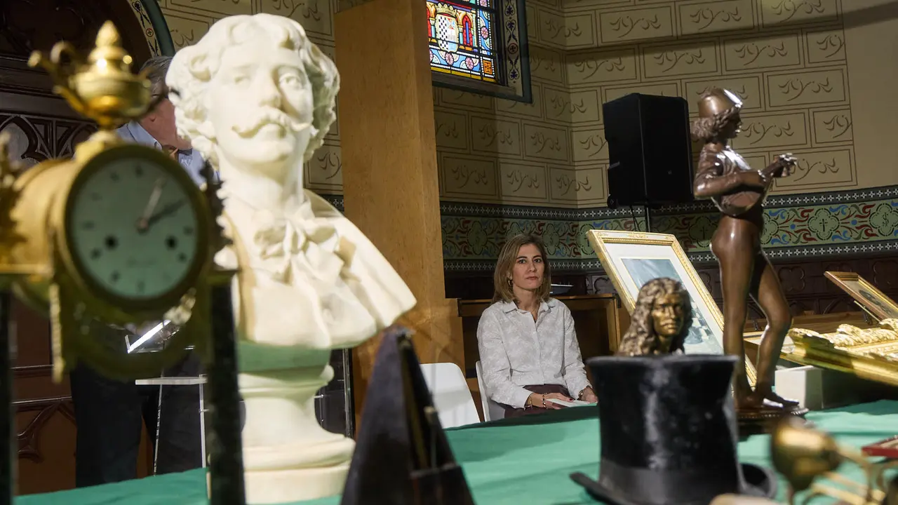El Ayuntamiento de Pamplona recupera 55 piezas del legado del músico y compositor pamplonés Pablo Sarasate que permanecían desaparecidas desde 1991 en la sede del Archivo Municipal de la ciudad. IÑIGO ALZUGARAY