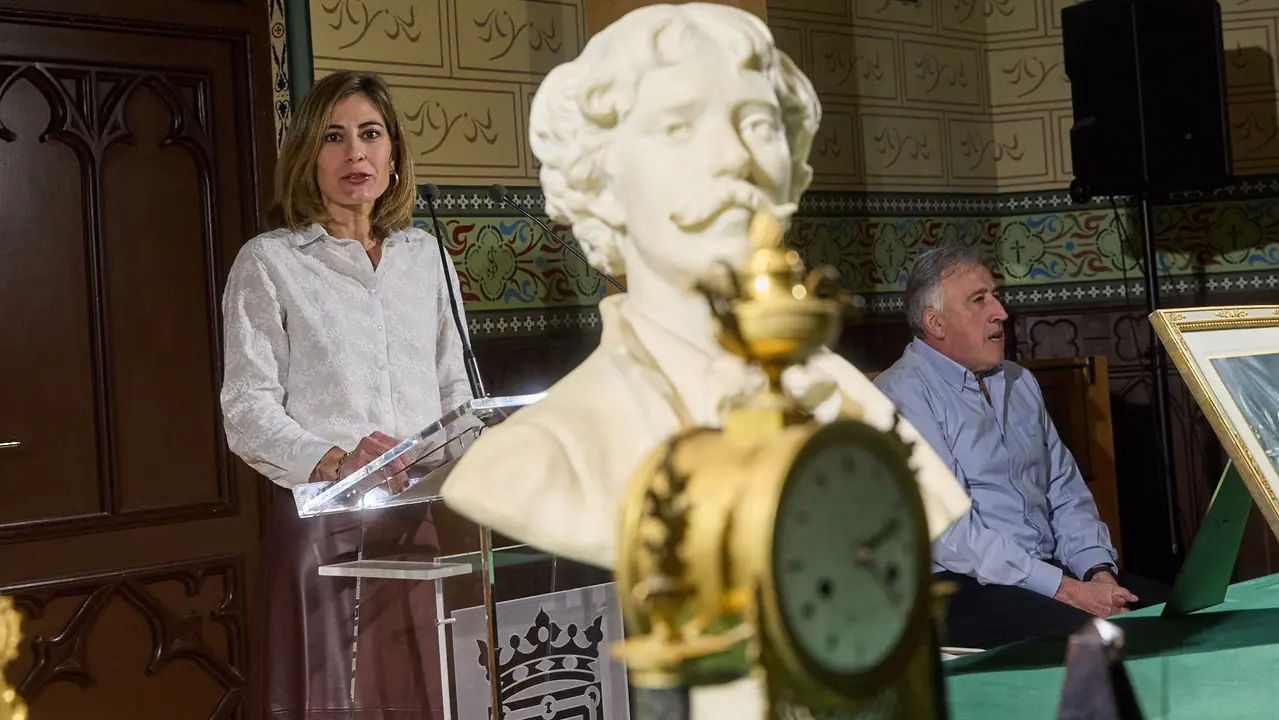 El Ayuntamiento de Pamplona recupera 55 piezas del legado del músico y compositor pamplonés Pablo Sarasate que permanecían desaparecidas desde 1991 en la sede del Archivo Municipal de la ciudad. IÑIGO ALZUGARAY