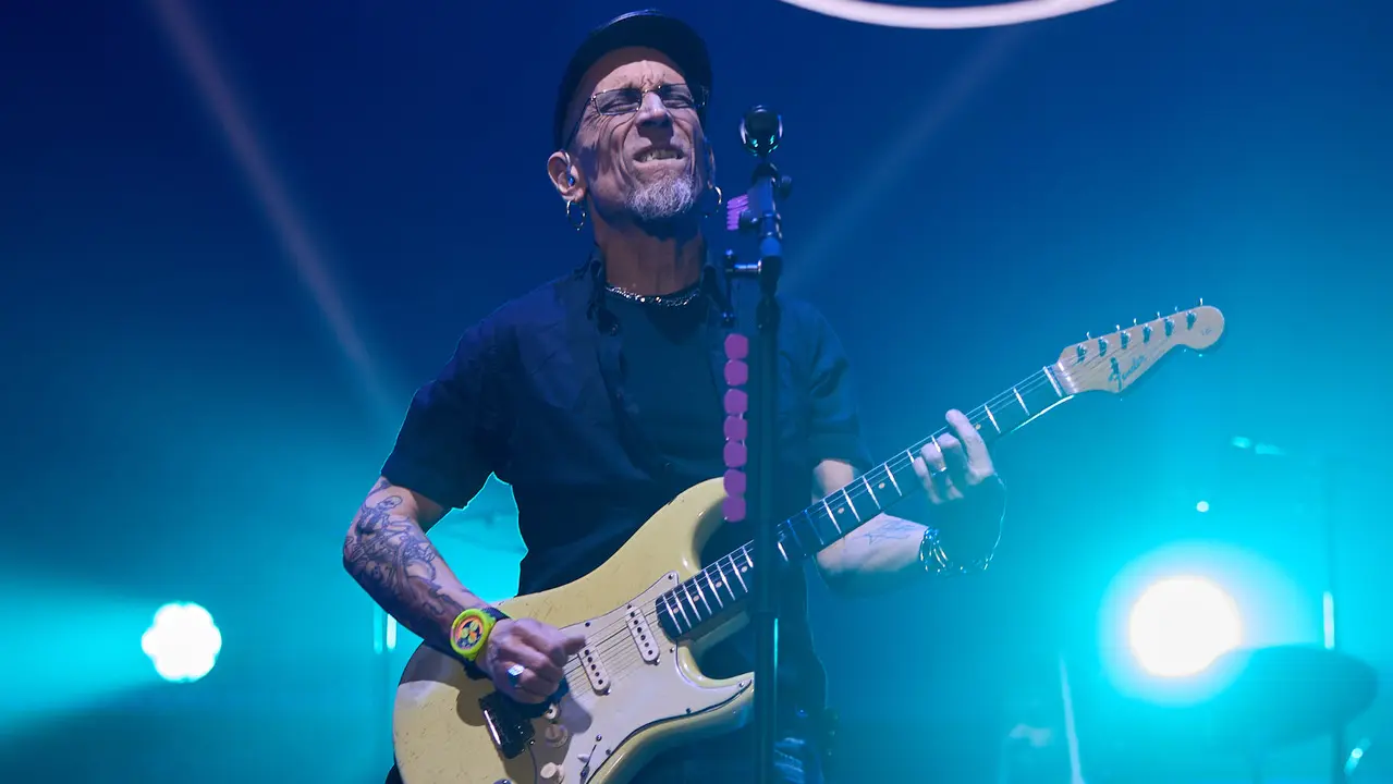 Concierto de Fito & Fitipaldis en el pabellón Navarra Arena dentro de su gira Aullidos Tour que sirve de presentación de su nuevo disco El monte de los aullidos. IÑIGO ALZUGARAY