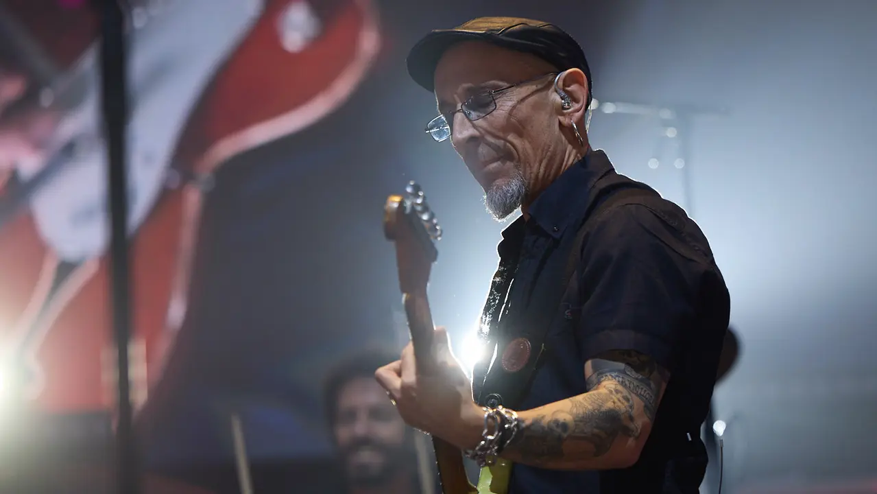 Concierto de Fito & Fitipaldis en el pabellón Navarra Arena dentro de su gira Aullidos Tour que sirve de presentación de su nuevo disco El monte de los aullidos. IÑIGO ALZUGARAY