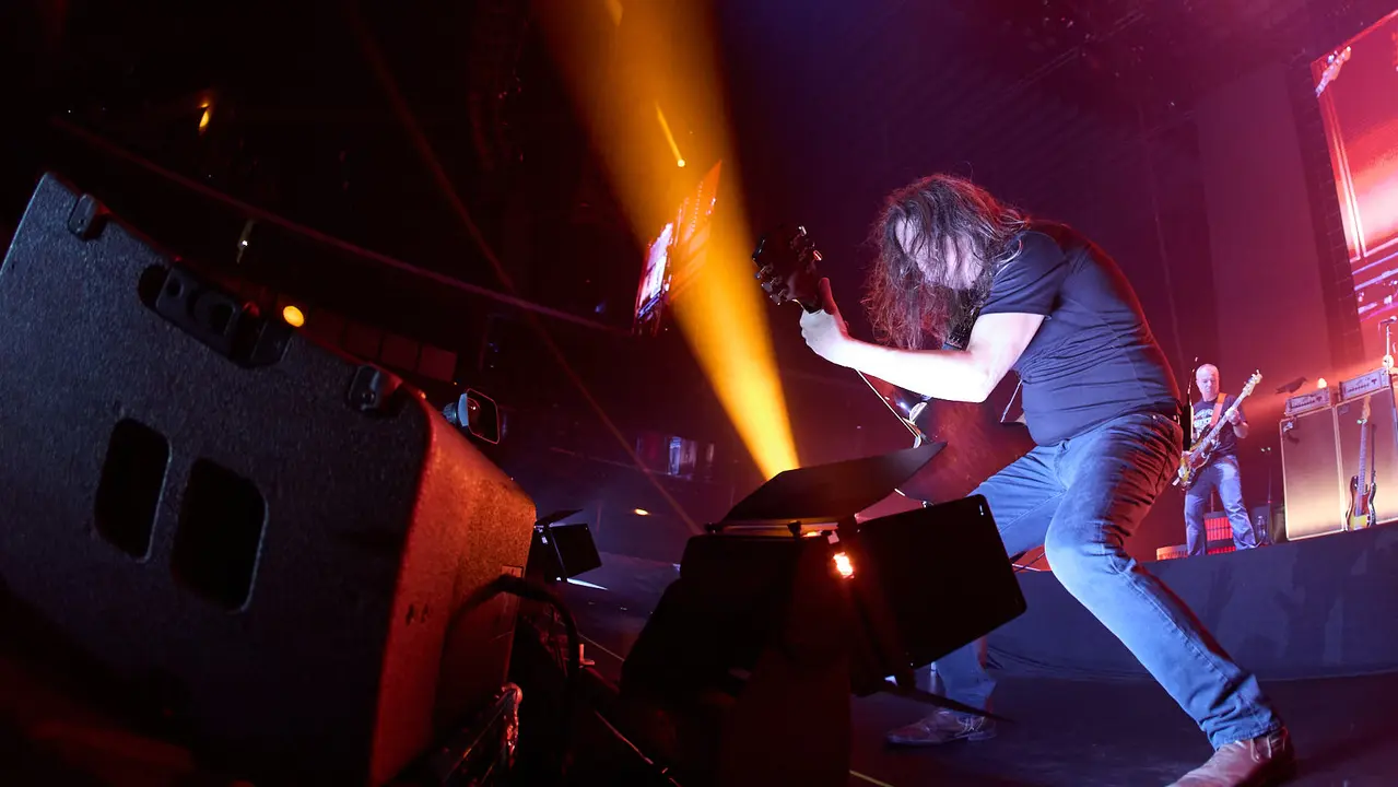 Concierto de Fito & Fitipaldis en el pabellón Navarra Arena dentro de su gira Aullidos Tour que sirve de presentación de su nuevo disco El monte de los aullidos. IÑIGO ALZUGARAY