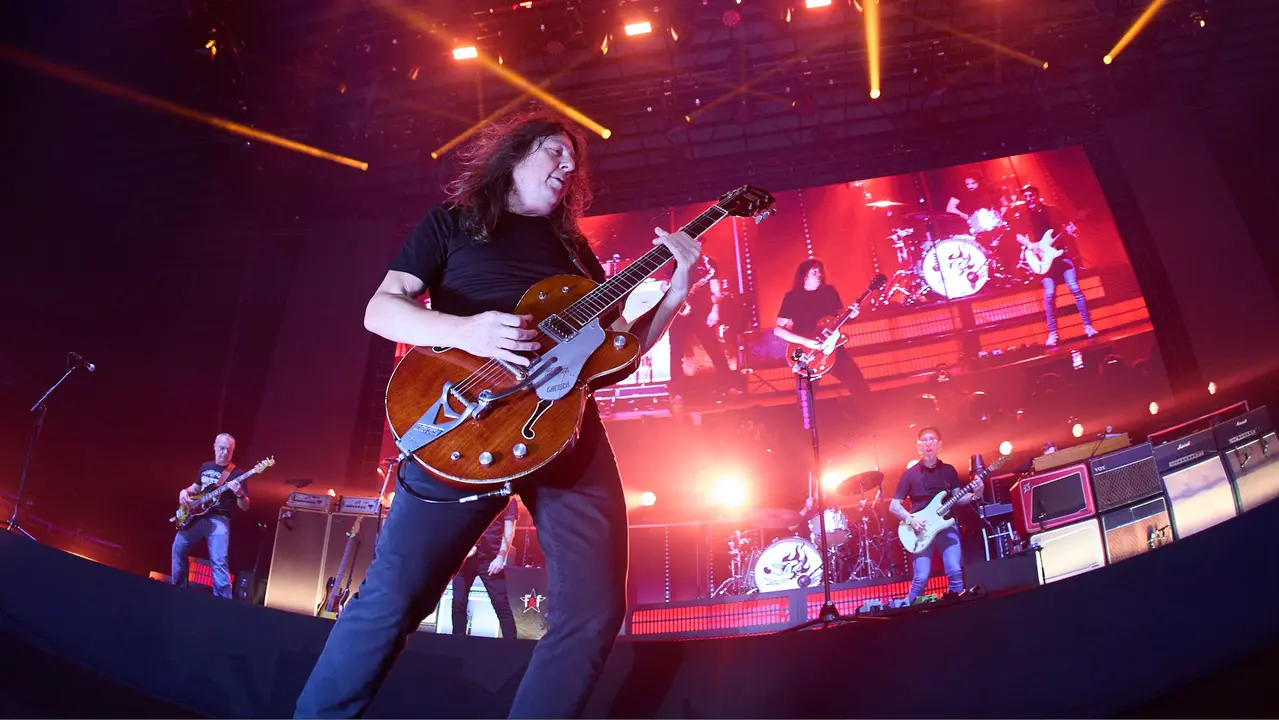 Concierto de Fito & Fitipaldis en el pabellón Navarra Arena dentro de su gira Aullidos Tour que sirve de presentación de su nuevo disco El monte de los aullidos. IÑIGO ALZUGARAY