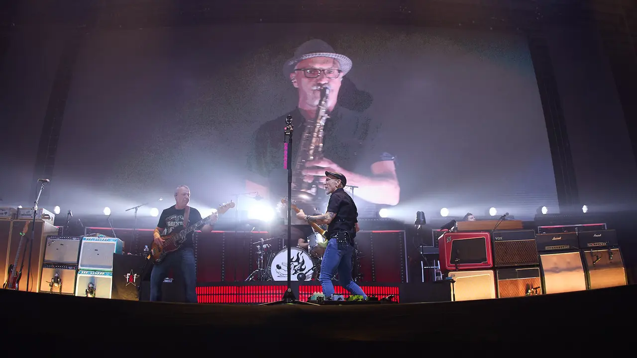 Concierto de Fito & Fitipaldis en el pabellón Navarra Arena dentro de su gira Aullidos Tour que sirve de presentación de su nuevo disco El monte de los aullidos. IÑIGO ALZUGARAY