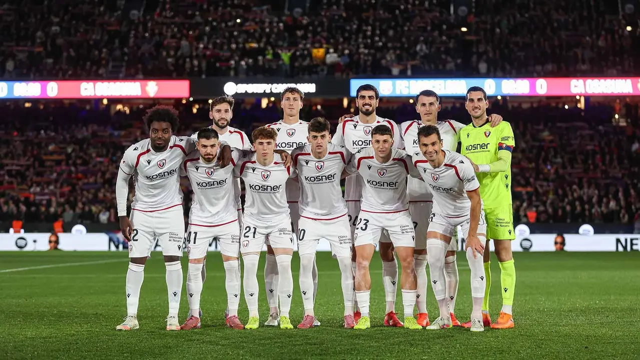 El once titular de los rojillos en el Spotify Camp Nou ante el Barcelona. CA Osasuna.