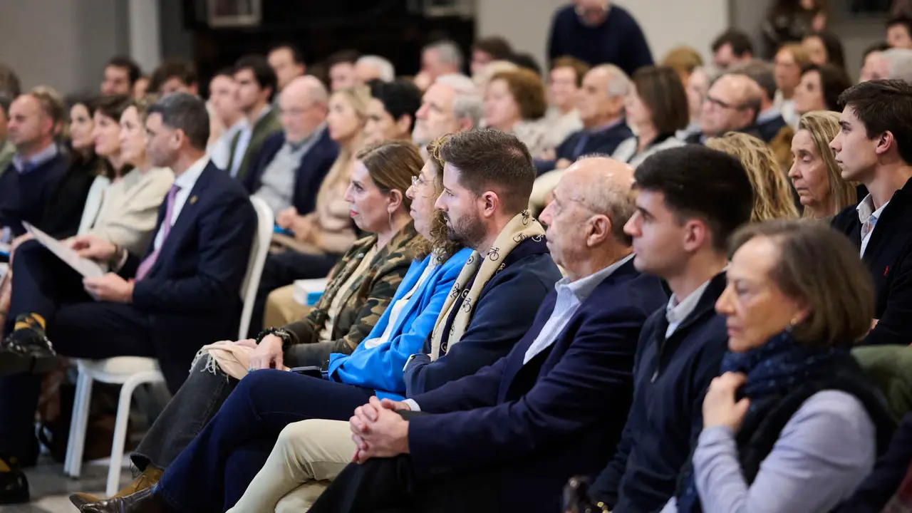 El expresidente del Gobierno de Espa&ntilde;a, Mariano Rajoy Brey, presenta su libro 'El arte de gobernar' en un acto presentado por los populares Sergio Sayas y Carlos Garc&iacute;a Adanero que clausurar&aacute; el presidente del PPN, Javier Garc&iacute;a. PABLO LASAOSA