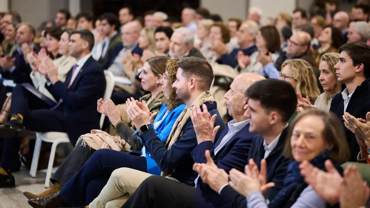 El expresidente del Gobierno de Espa&ntilde;a, Mariano Rajoy Brey, presenta su libro 'El arte de gobernar' en un acto presentado por los populares Sergio Sayas y Carlos Garc&iacute;a Adanero que clausurar&aacute; el presidente del PPN, Javier Garc&iacute;a. PABLO LASAOSA