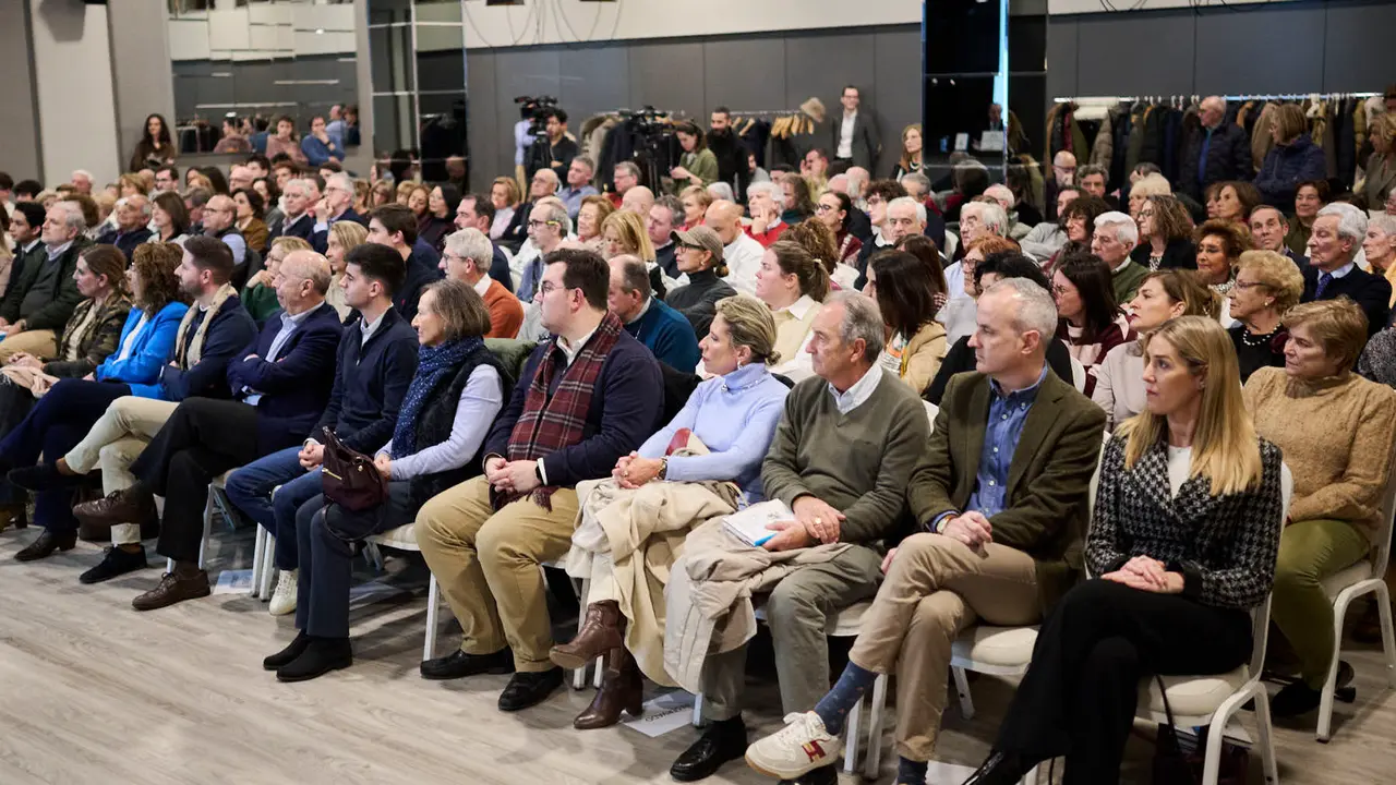 El expresidente del Gobierno de Espa&ntilde;a, Mariano Rajoy Brey, presenta su libro 'El arte de gobernar' en un acto presentado por los populares Sergio Sayas y Carlos Garc&iacute;a Adanero que clausurar&aacute; el presidente del PPN, Javier Garc&iacute;a. PABLO LASAOSA