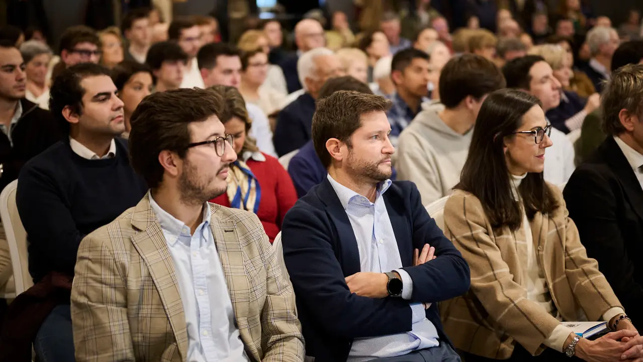 El expresidente del Gobierno de Espa&ntilde;a, Mariano Rajoy Brey, presenta su libro 'El arte de gobernar' en un acto presentado por los populares Sergio Sayas y Carlos Garc&iacute;a Adanero que clausurar&aacute; el presidente del PPN, Javier Garc&iacute;a. PABLO LASAOSA