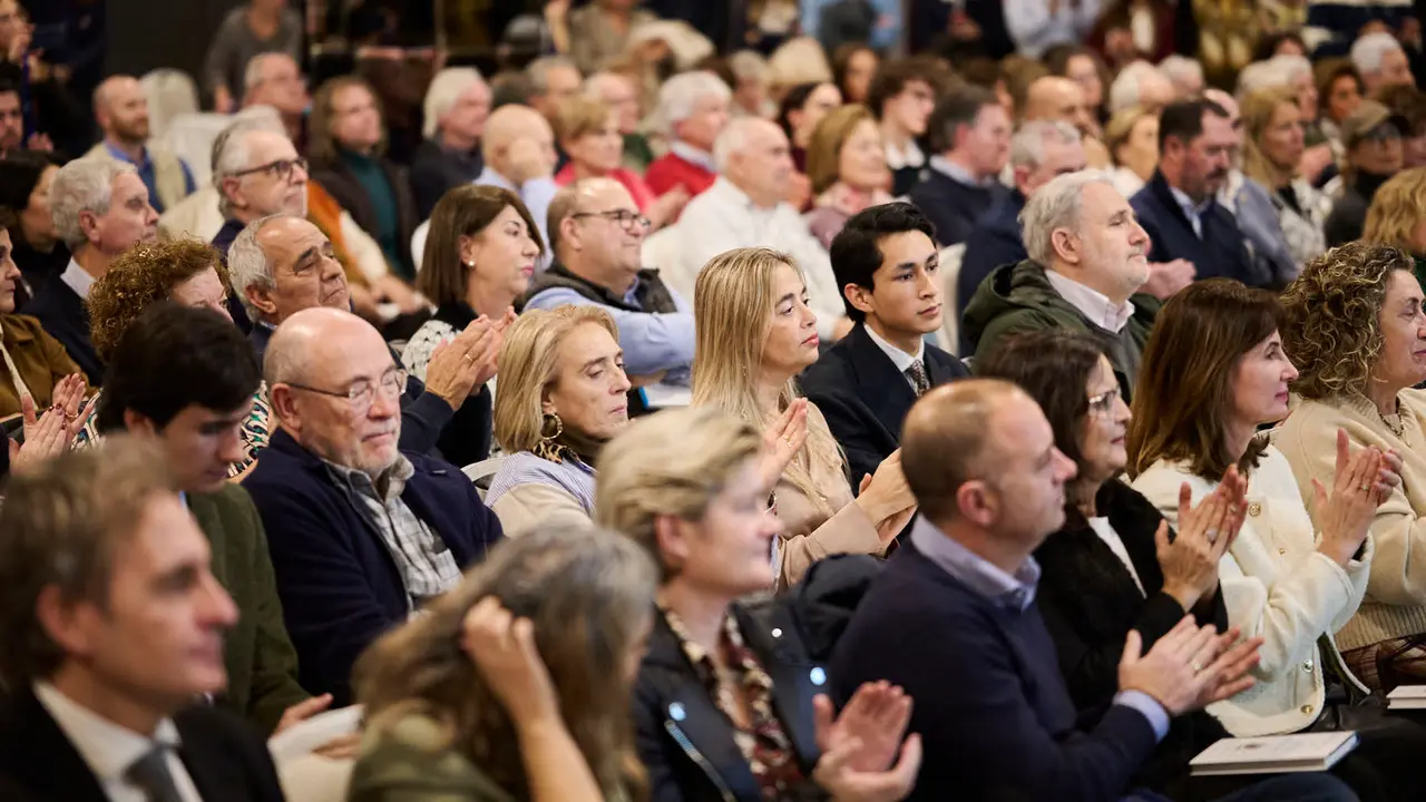 El expresidente del Gobierno de Espa&ntilde;a, Mariano Rajoy Brey, presenta su libro 'El arte de gobernar' en un acto presentado por los populares Sergio Sayas y Carlos Garc&iacute;a Adanero que clausurar&aacute; el presidente del PPN, Javier Garc&iacute;a. PABLO LASAOSA