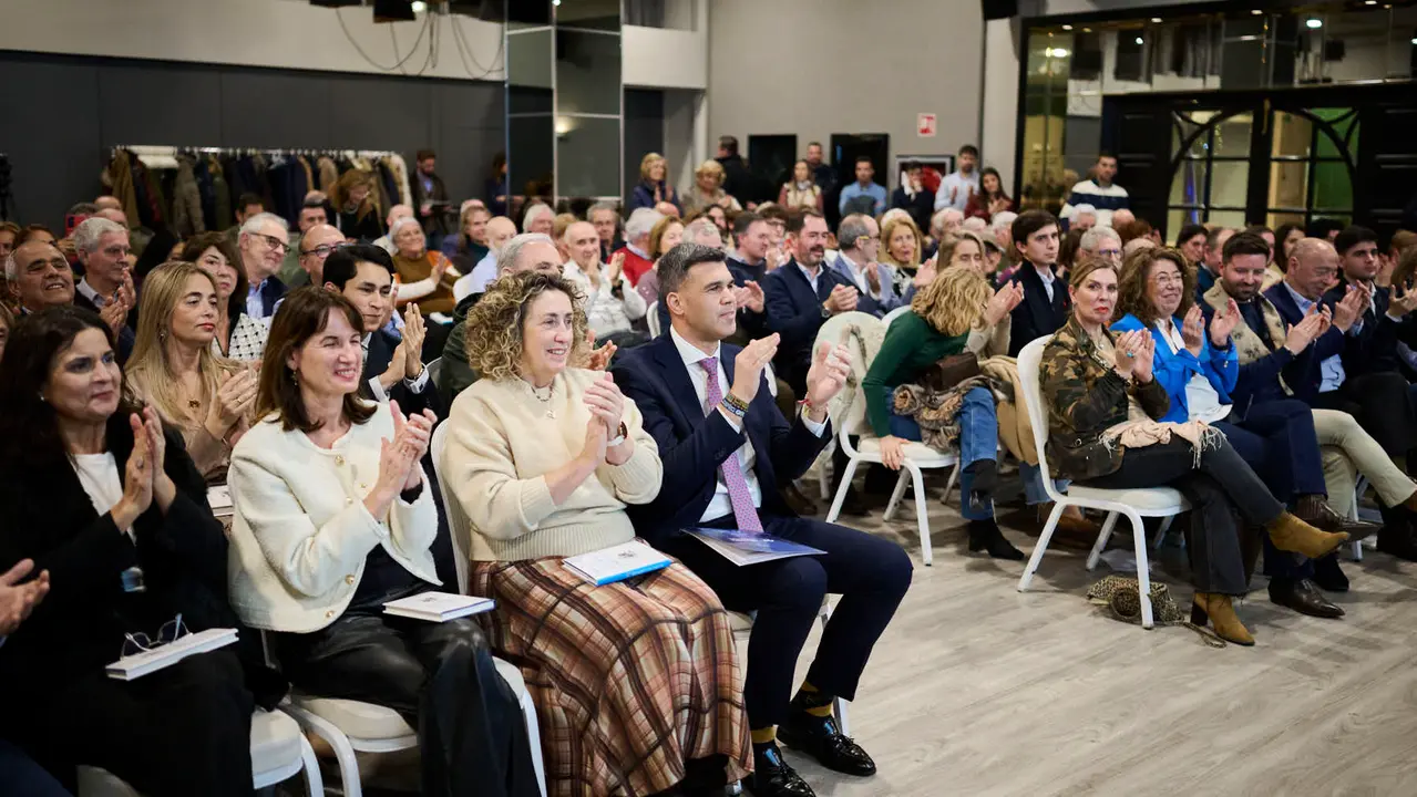 El expresidente del Gobierno de Espa&ntilde;a, Mariano Rajoy Brey, presenta su libro 'El arte de gobernar' en un acto presentado por los populares Sergio Sayas y Carlos Garc&iacute;a Adanero que clausurar&aacute; el presidente del PPN, Javier Garc&iacute;a. PABLO LASAOSA