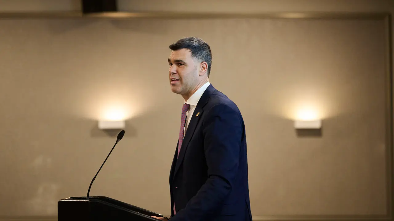 El expresidente del Gobierno de Espa&ntilde;a, Mariano Rajoy Brey, presenta su libro 'El arte de gobernar' en un acto presentado por los populares Sergio Sayas y Carlos Garc&iacute;a Adanero que clausurar&aacute; el presidente del PPN, Javier Garc&iacute;a. PABLO LASAOSA