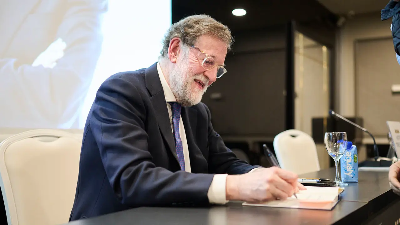 El expresidente del Gobierno de Espa&ntilde;a, Mariano Rajoy Brey, presenta su libro 'El arte de gobernar' en un acto presentado por los populares Sergio Sayas y Carlos Garc&iacute;a Adanero que clausurar&aacute; el presidente del PPN, Javier Garc&iacute;a. PABLO LASAOSA