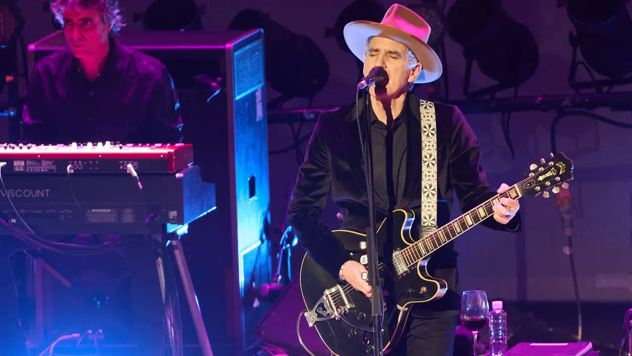 Concierto Mikel Erentxun en el auditorio Baluarte de Pamplona, dentro de sus gira DD40 Mikel Erentxun - Duncan Dhu Tour 2025, que celebra los 40 a&ntilde;os del debut discogr&aacute;fico de Duncan Dhu. I&Ntilde;IGO ALZUGARAY
